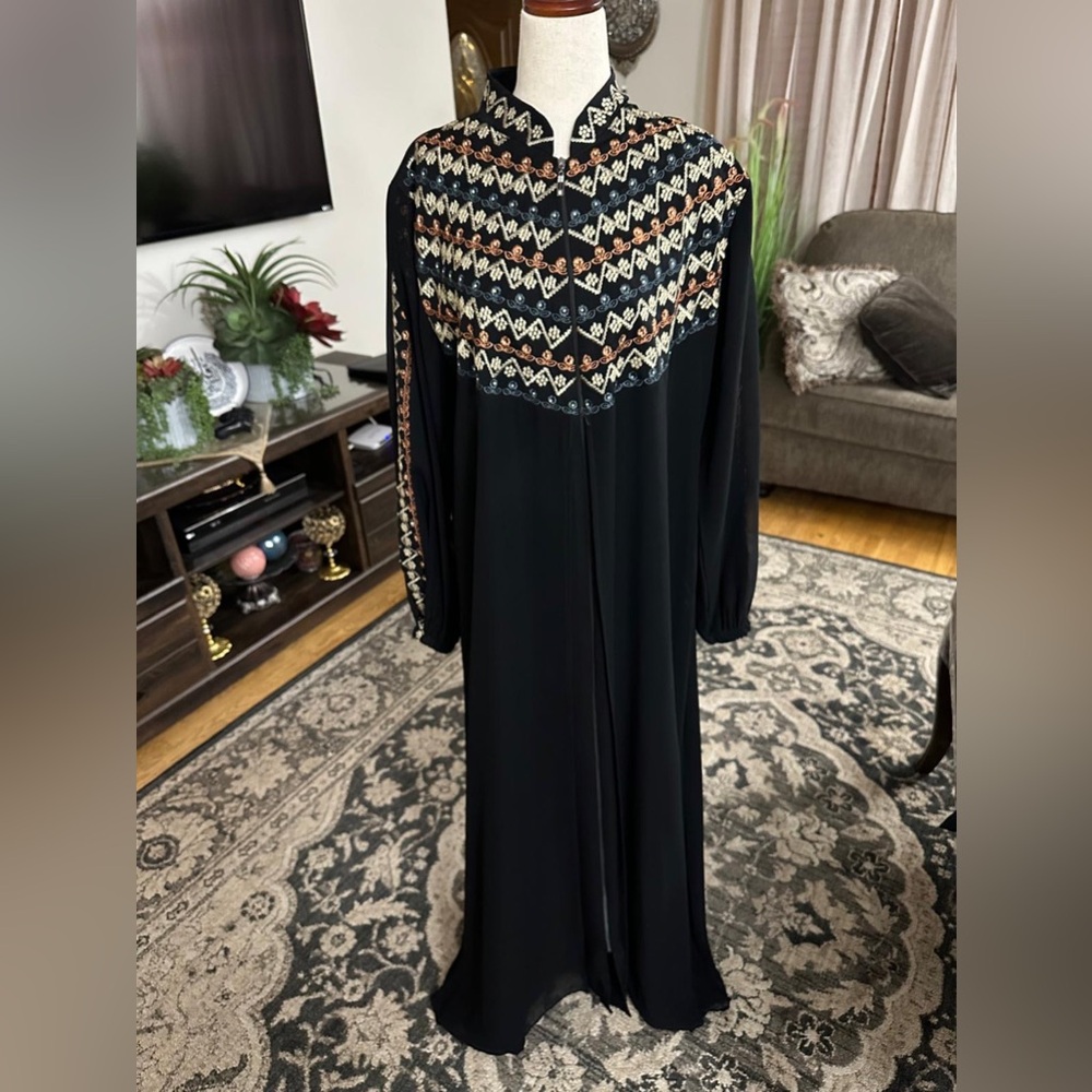 Elegant Black Embroidered Dress woman abya